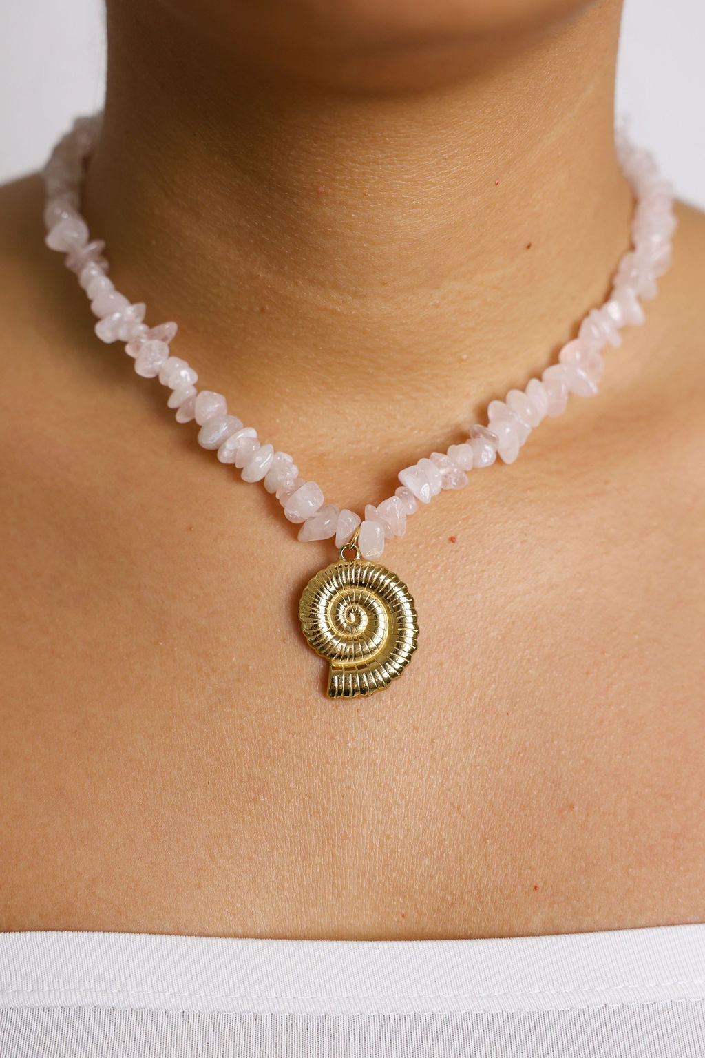 COLLAR CARACOL ROSA